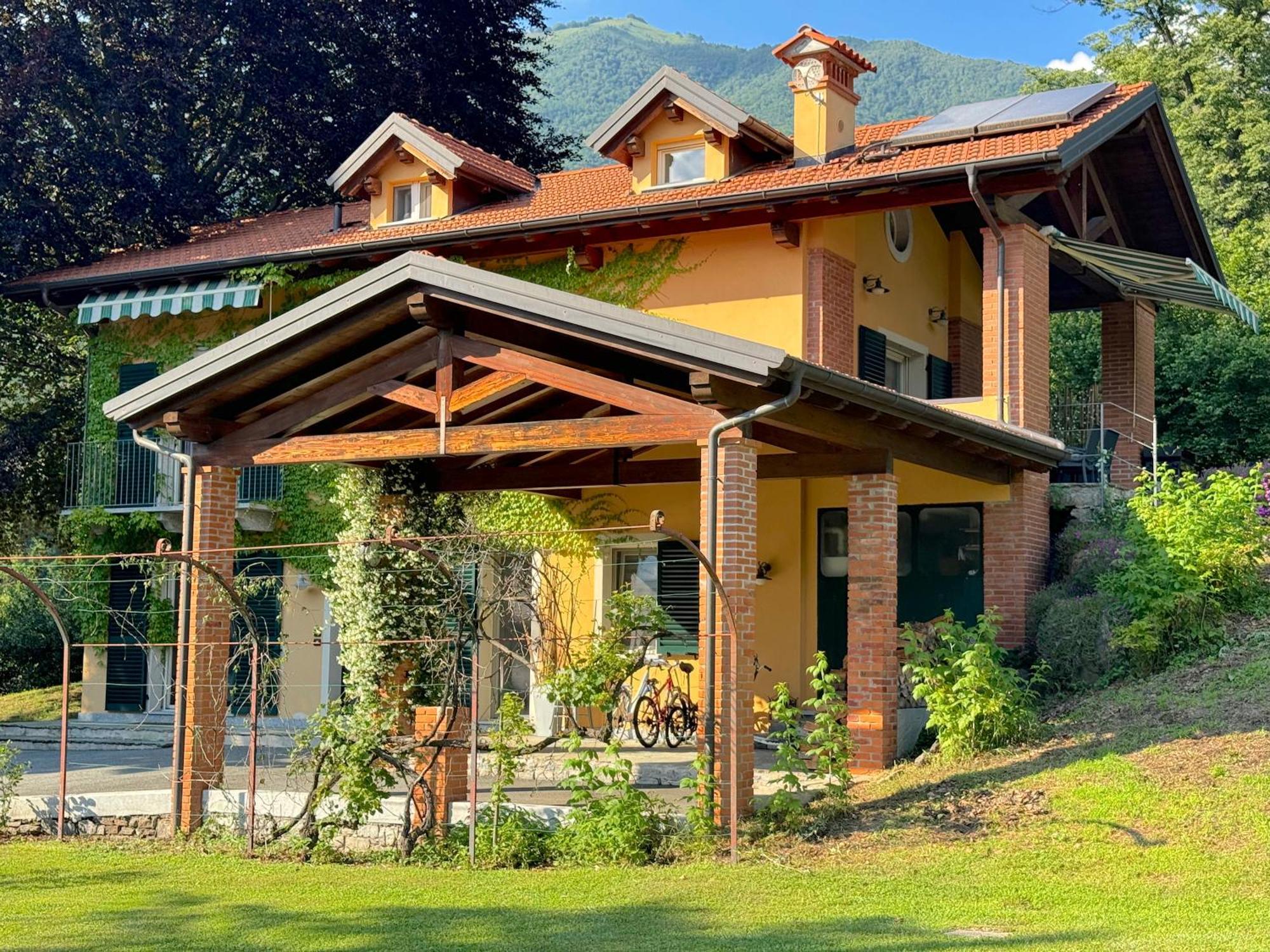 The Comfortable House With Big Pool In The Center Of Мерґоццо Екстер'єр фото